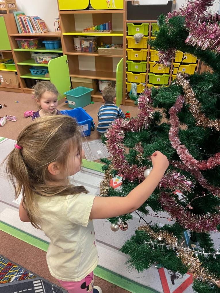 zdobení stromečku zdobení stromečku